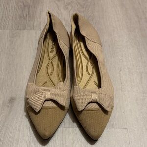 Chic Beige Bow Loafers